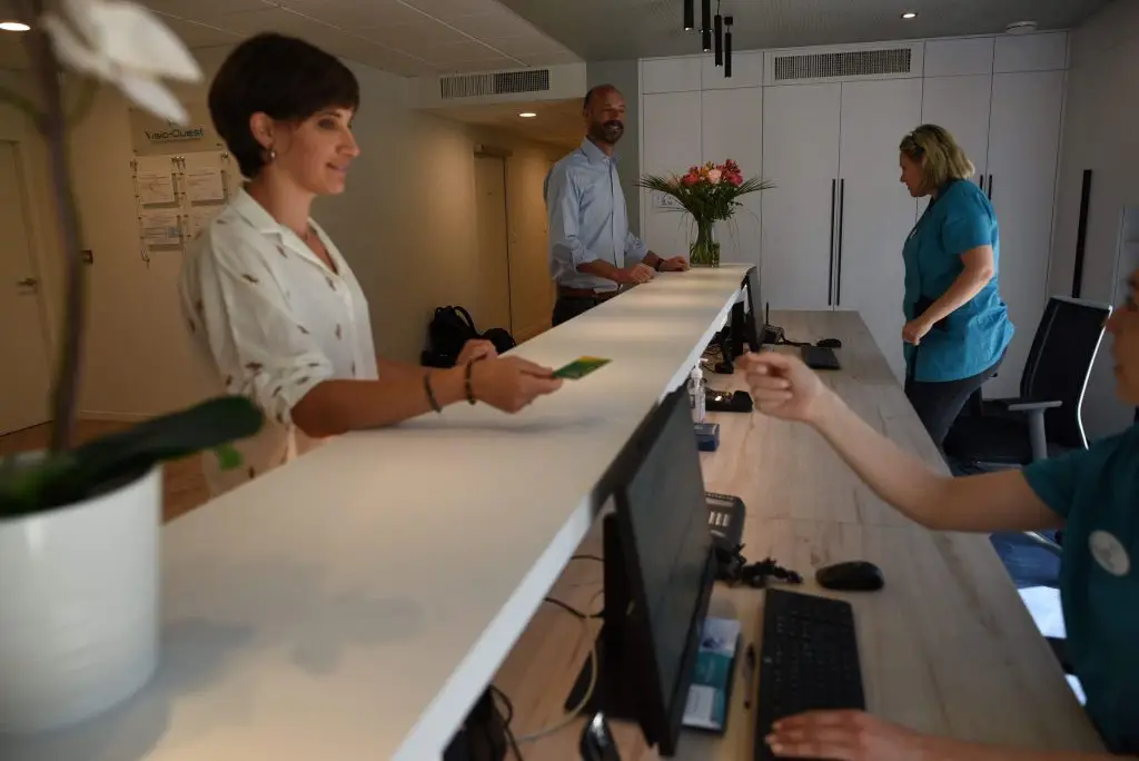 Visio Ouest ouvre de nouveaux créneaux à Combourg - Chirurgie Refractive Bretagne